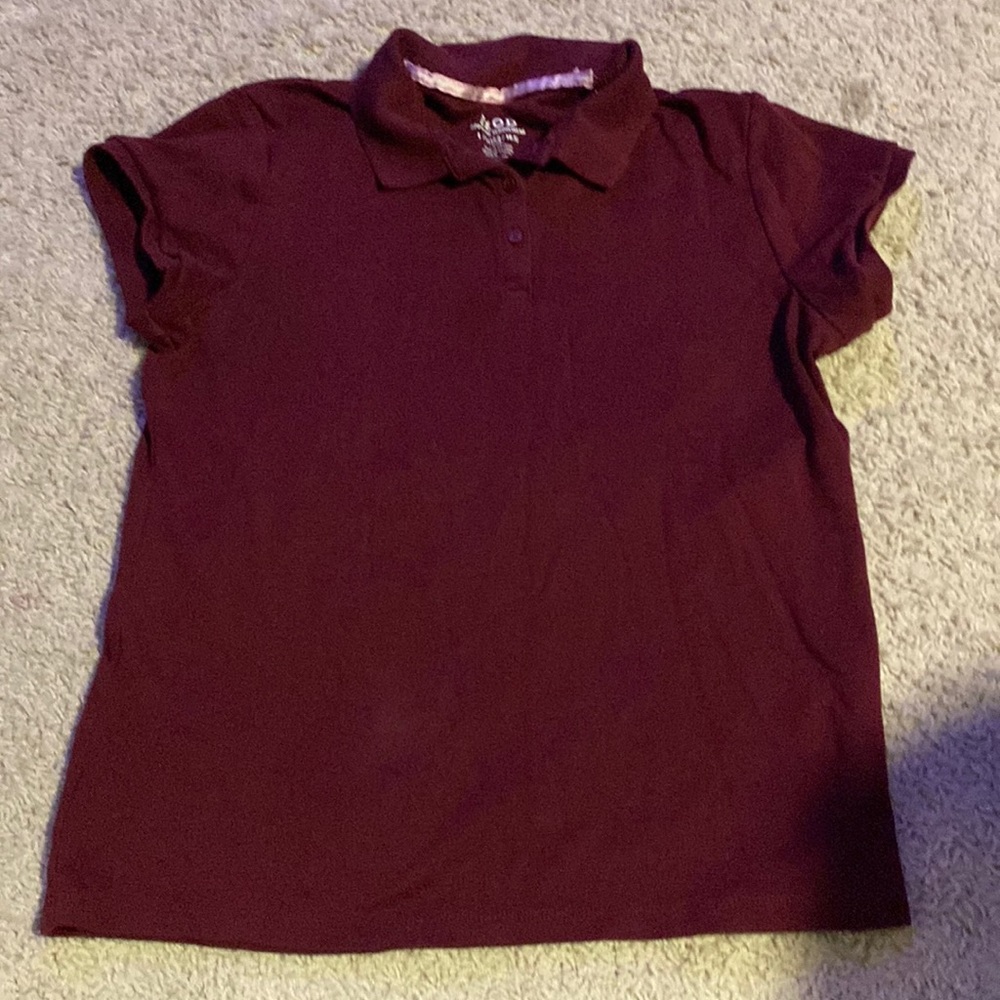 I have not worn this since high school. Color: maroon. L/G (14.5/16.5) plus.
